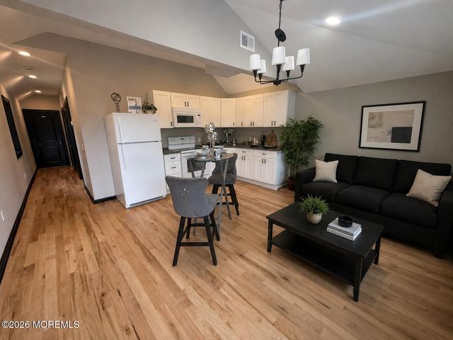 98-100 Raritan Avenue, Keansburg, NJ 07734