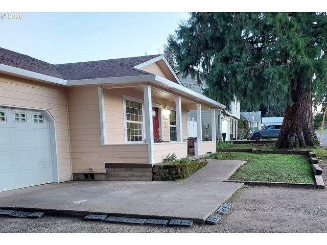 504 WALL St, Silverton, OR 97381