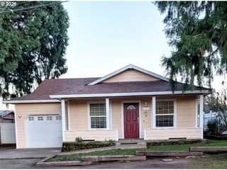 504 WALL St, Silverton, OR 97381