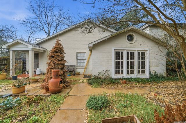 933 Fredericksburg, New Braunfels, TX 78130