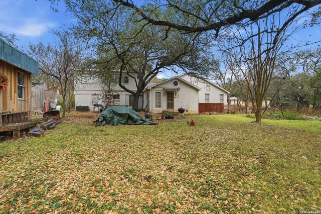 933 Fredericksburg, New Braunfels, TX 78130