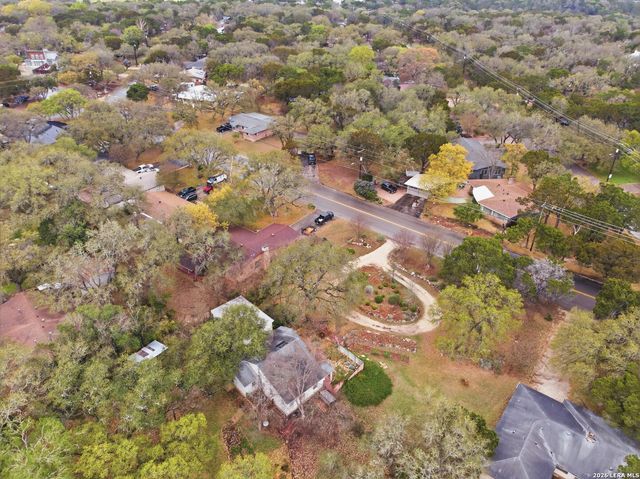 933 Fredericksburg, New Braunfels, TX 78130