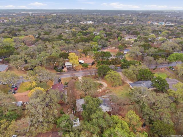 933 Fredericksburg, New Braunfels, TX 78130