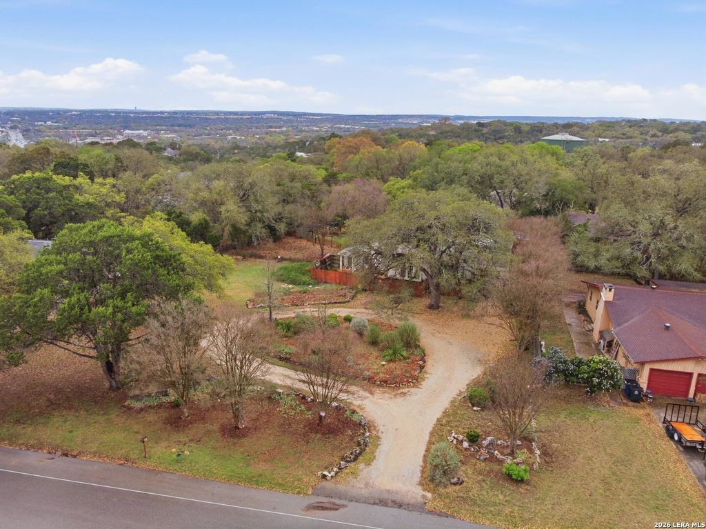 933 Fredericksburg, New Braunfels, TX 78130