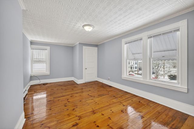 36 Essex Street, Manchester, NH 03102