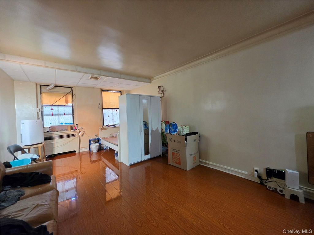 43-55 Kissena Boulevard 1H, Flushing, NY 11355