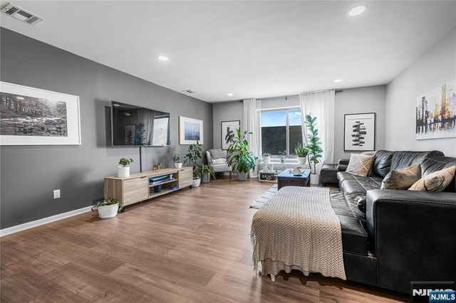 7430 Kennedy Boulevard 304, North Bergen, NJ 07047