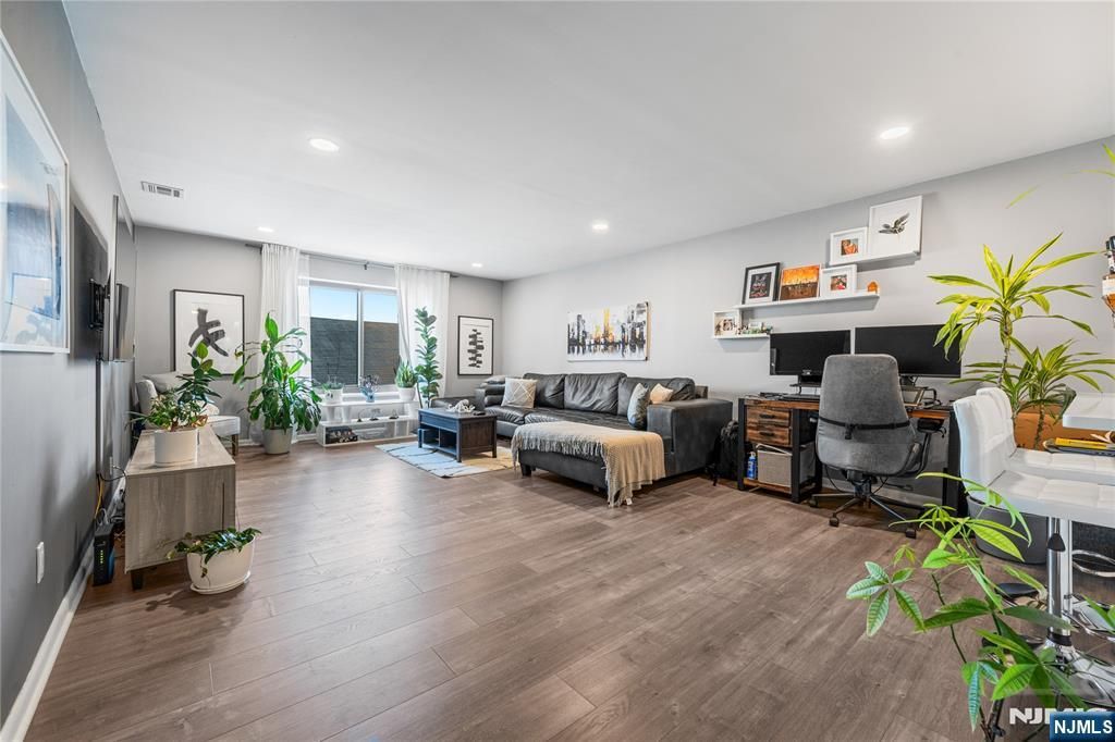 7430 Kennedy Boulevard 304, North Bergen, NJ 07047