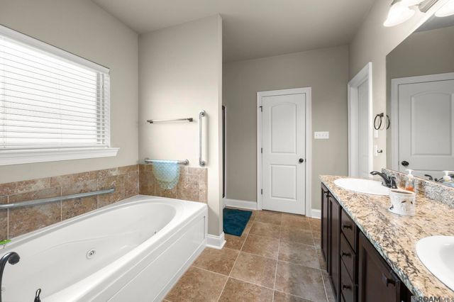 42500 Wynstone Dr, Prairieville, LA 70769