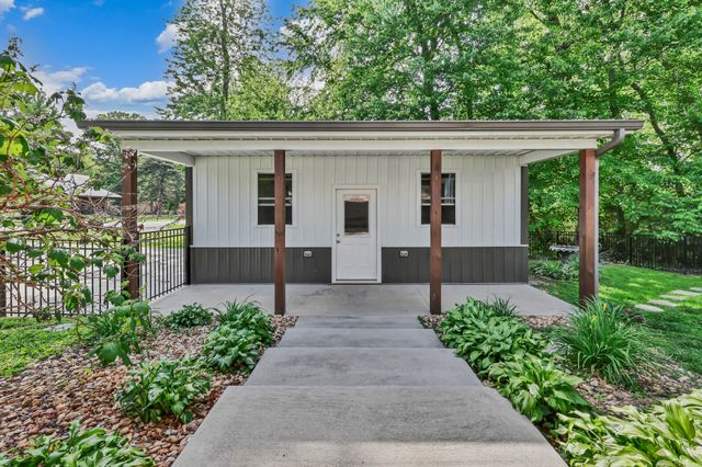 2803 Prince Dr, Clarksville, TN 37043