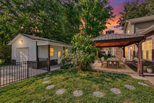 2803 Prince Dr, Clarksville, TN 37043