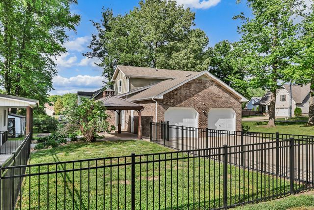 2803 Prince Dr, Clarksville, TN 37043