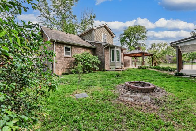 2803 Prince Dr, Clarksville, TN 37043