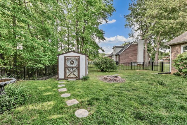 2803 Prince Dr, Clarksville, TN 37043