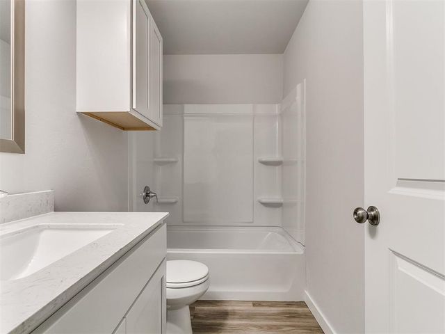 9801 Livingston Road, Edmond, OK 73025