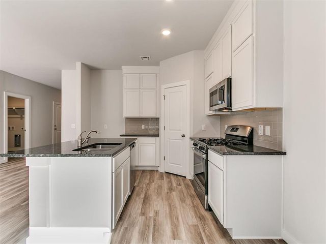 9801 Livingston Road, Edmond, OK 73025