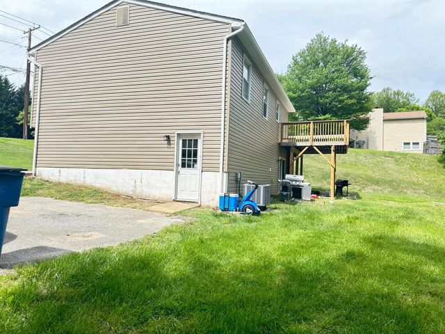 9124 CROOM RD, Upper Marlboro, MD 20772