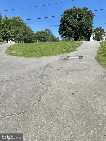 9124 CROOM RD, Upper Marlboro, MD 20772