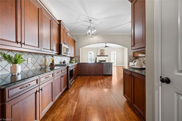 39 Creswell Manor Drive, Greensboro, NC 27407