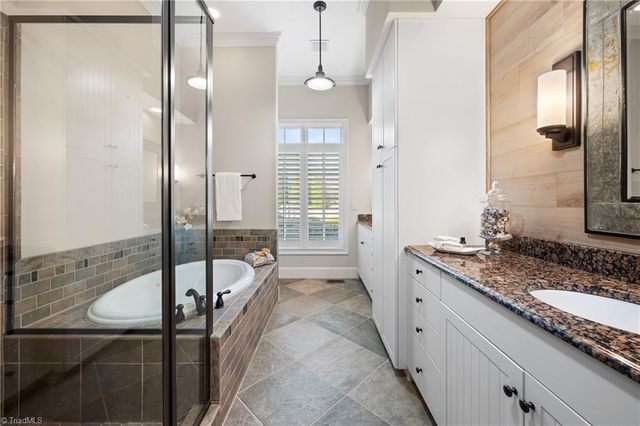 39 Creswell Manor Drive, Greensboro, NC 27407