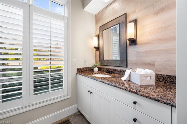 39 Creswell Manor Drive, Greensboro, NC 27407