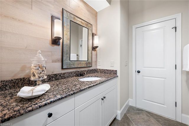 39 Creswell Manor Drive, Greensboro, NC 27407