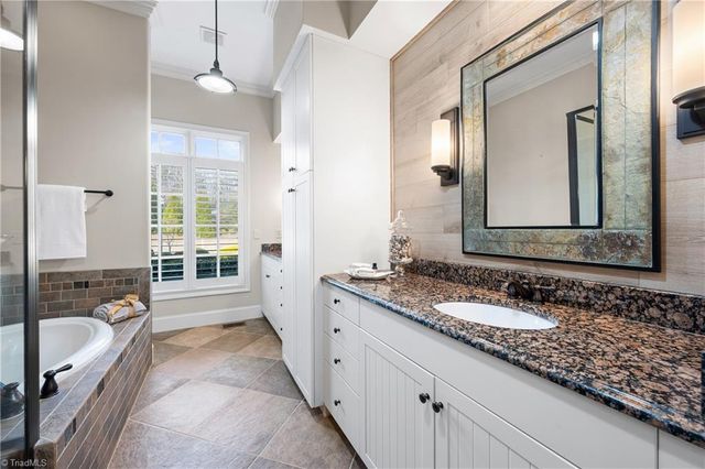 39 Creswell Manor Drive, Greensboro, NC 27407