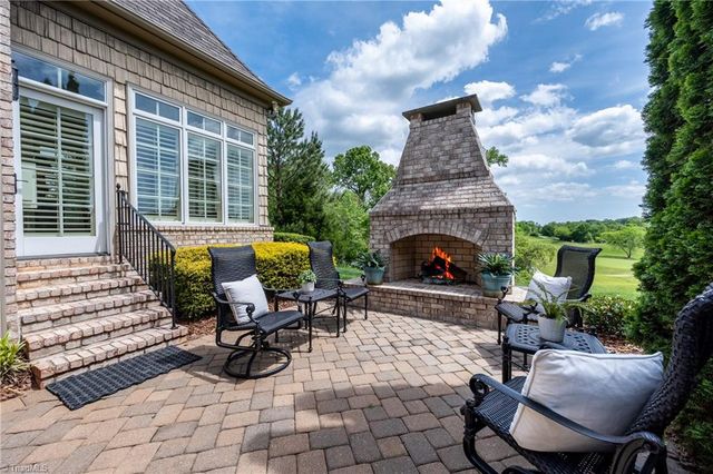 39 Creswell Manor Drive, Greensboro, NC 27407