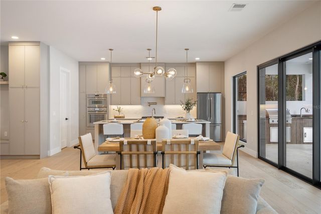 1425 W YALE STREET, Orlando, FL 32804