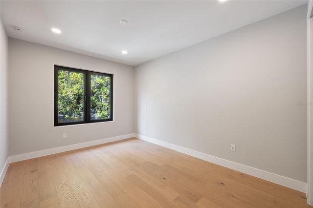 1425 W YALE STREET, Orlando, FL 32804