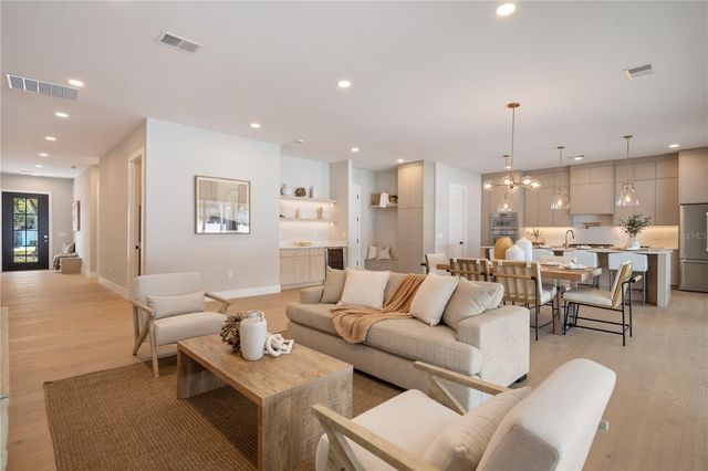 1425 W YALE STREET, Orlando, FL 32804