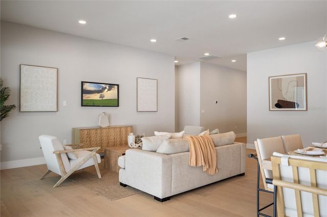 1425 W YALE STREET, Orlando, FL 32804