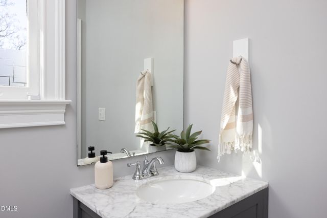 101 S Briggs Avenue, Durham, NC 27703