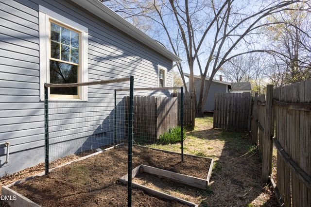 101 S Briggs Avenue, Durham, NC 27703