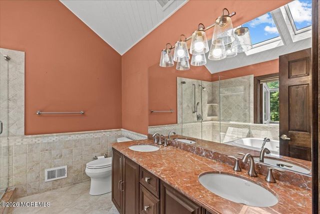 1652 White Water Court, Toms River, NJ 08755