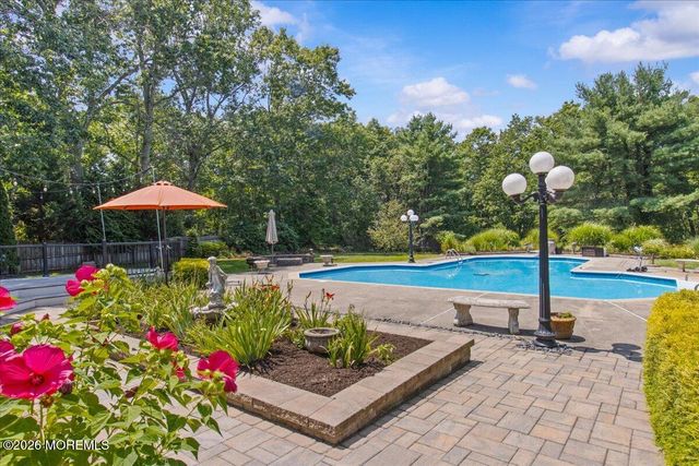 1652 White Water Court, Toms River, NJ 08755