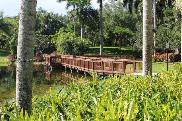 1946 Harbor View Cir, Weston, FL 33327