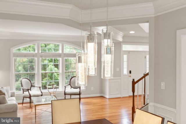 1814 WOODS EDGE DR NE, Leesburg, VA 20176