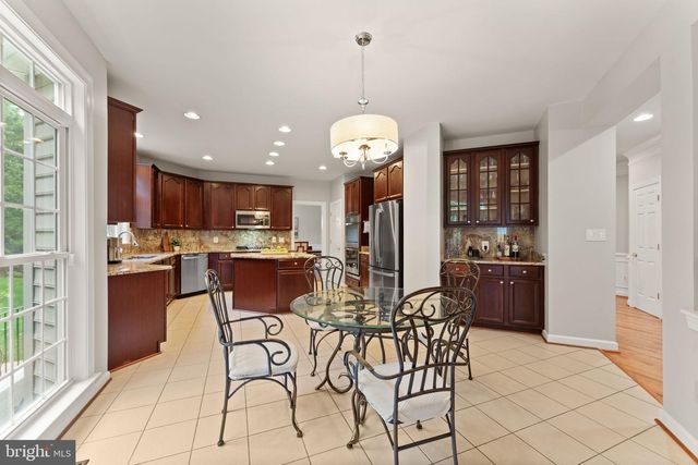 1814 WOODS EDGE DR NE, Leesburg, VA 20176