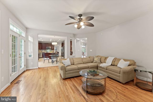 1814 WOODS EDGE DR NE, Leesburg, VA 20176