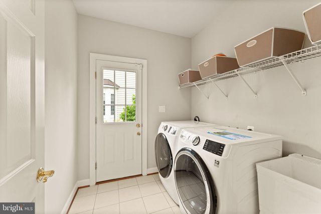 1814 WOODS EDGE DR NE, Leesburg, VA 20176