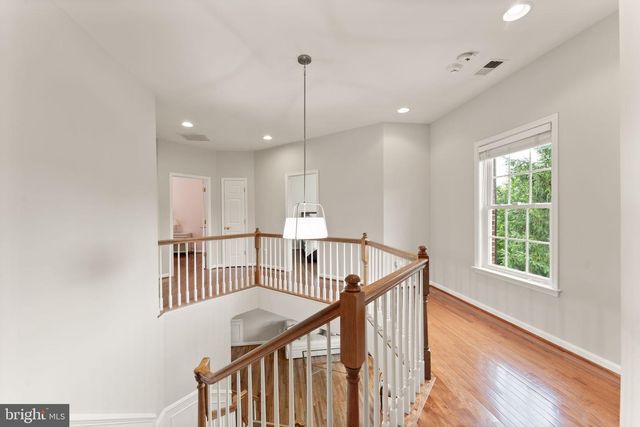 1814 WOODS EDGE DR NE, Leesburg, VA 20176