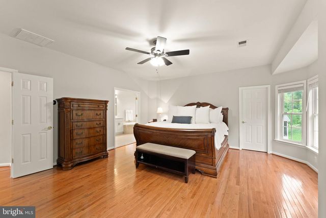 1814 WOODS EDGE DR NE, Leesburg, VA 20176