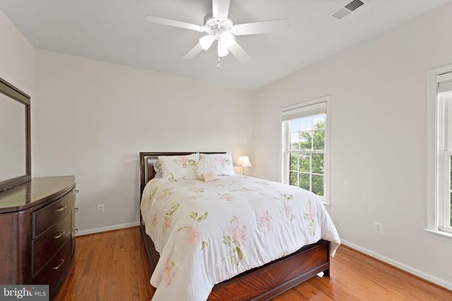 1814 WOODS EDGE DR NE, Leesburg, VA 20176