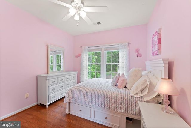 1814 WOODS EDGE DR NE, Leesburg, VA 20176