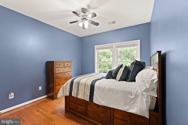 1814 WOODS EDGE DR NE, Leesburg, VA 20176