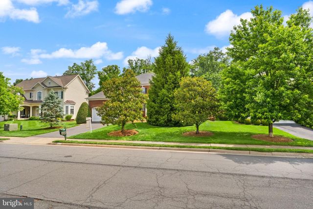 1814 WOODS EDGE DR NE, Leesburg, VA 20176