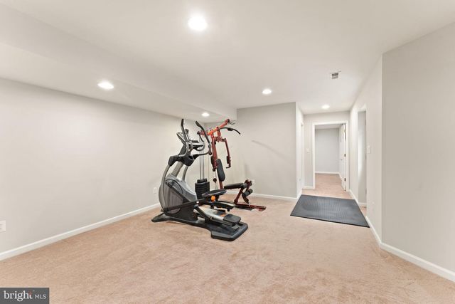 1814 WOODS EDGE DR NE, Leesburg, VA 20176