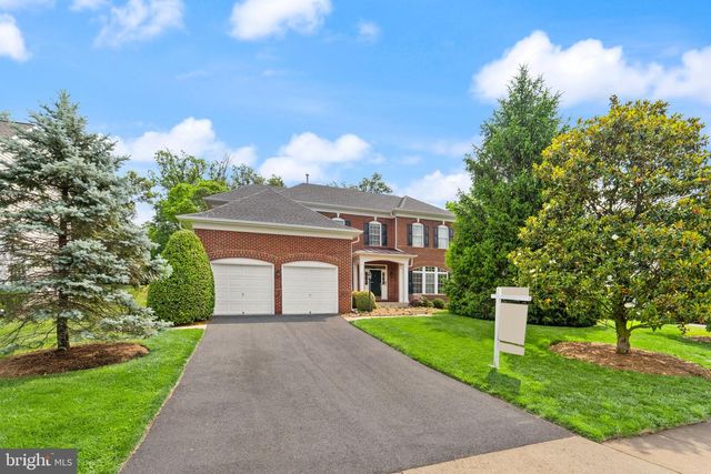 1814 WOODS EDGE DR NE, Leesburg, VA 20176