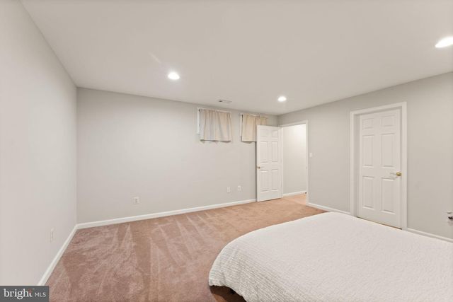 1814 WOODS EDGE DR NE, Leesburg, VA 20176